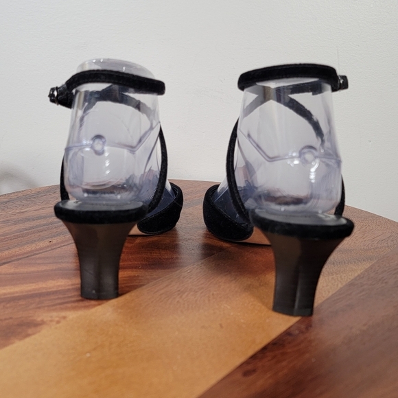 Ann Taylor Loft Black Heels Women's Size 7 Wrap Around Ankle Strap Kitten Heel - Picture 5 of 13